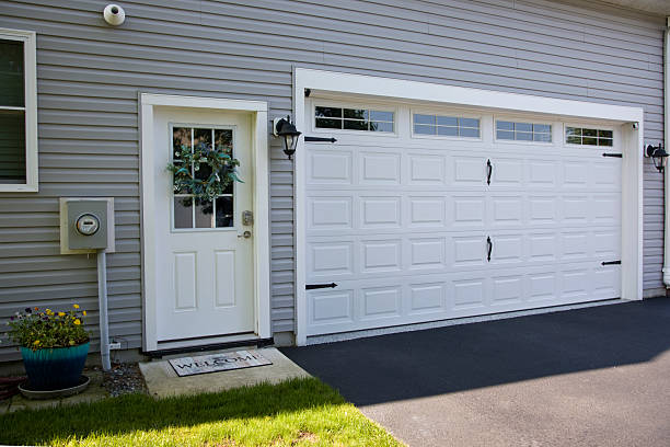 24/7 Emergency Garage Door Panel Replacement experts in Cleona, PA